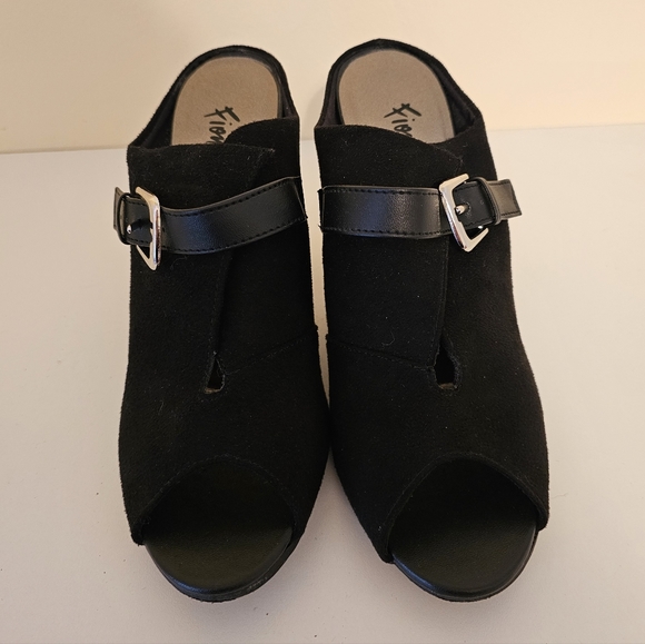 FIONI Clothing Shoes - Fioni black suede wedges size 7